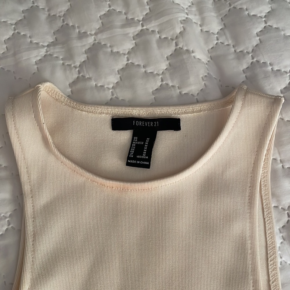 Forever 21 basic cream top - Picture 2 of 2